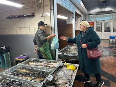 На Житньому ринку в Житомирі зросли ціни на живу рибу На Житньому ринку в Житомирі зросли ціни на живу рибу