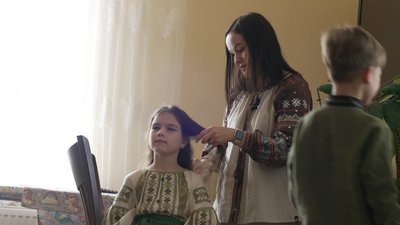 У школі на Львівщині останній дзвоник відсвяткували трійнята, чий батько загинув на війні У школі на Львівщині останній дзвоник відсвяткували трійнята, чий батько загинув на війні