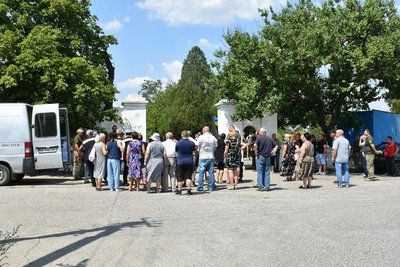 На Миколаївщині попрощалися із загиблим на війні бійцем Павлом Андрющенком На Миколаївщині попрощалися із загиблим на війні бійцем Павлом Андрющенком