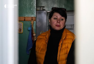 Волонтерка Наталя Недоступ в "будинку з муралом" у Корабелі в Херсоні 18 листопада 2024 року Волонтерка Наталя Недоступ в "будинку з муралом" у Корабелі в Херсоні 18 листопада 2024 року
