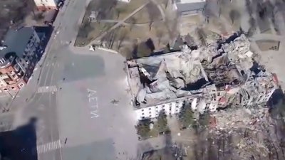 "Люди кричали, щоб їх хтось вбив". Історія маріупольки, яка вижила під завалами та чекає чоловіка з російського полону "Люди кричали, щоб їх хтось вбив". Історія маріупольки, яка вижила під завалами та чекає чоловіка з російського полону