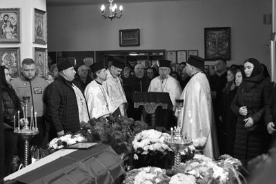 У Луцьку попрощалися з військовослужбовцем Андрієм Кінахом, який загинув 7 місяців тому на Донеччині У Луцьку попрощалися з військовослужбовцем Андрієм Кінахом, який загинув 7 місяців тому на Донеччині