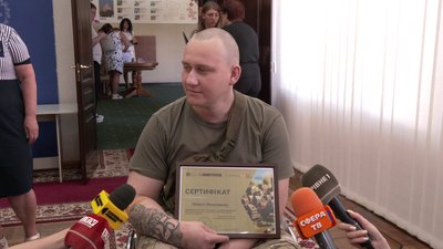 "Щоб створювати собі сім'ю": ще 29 ветеранів з Рівненщини отримали сертифікати на житло "Щоб створювати собі сім'ю": ще 29 ветеранів з Рівненщини отримали сертифікати на житло