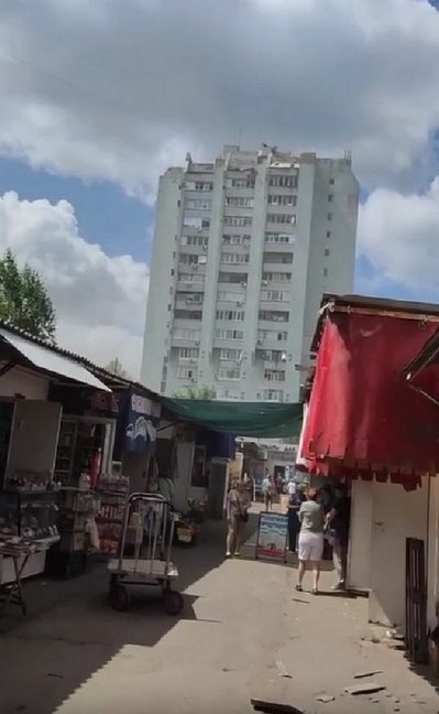 Вчетверте за два місяці влучання по нафтобазі. Вибухи у Луганську 7 червня Вчетверте за два місяці влучання по нафтобазі. Вибухи у Луганську 7 червня