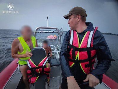 У Черкасах під час купання у Дніпрі потонув чоловік У Черкасах під час купання у Дніпрі потонув чоловік