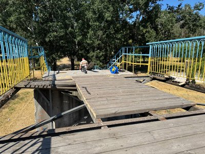 Ремонт мосту за 230 тисяч гривень: у Кропивницькому оновлюють перехід у парку "Козачий острів" Ремонт мосту за 230 тисяч гривень: у Кропивницькому оновлюють перехід у парку "Козачий острів"