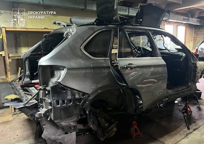 Авто під виглядом "гуманітарки" для ЗСУ Авто під виглядом "гуманітарки" для ЗСУ