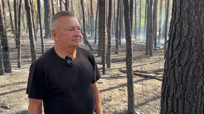 Пожежа наслідки обстріл армія РФ парк "Святі гори" директор національного природного парку "Святі гори" Сергій Приймачук Святогірськ Донецька область 1 жовтня 2024 рік Пожежа наслідки обстріл армія РФ парк "Святі гори" директор національного природного парку "Святі гори" Сергій Приймачук Святогірськ Донецька область 1 жовтня 2024 рік