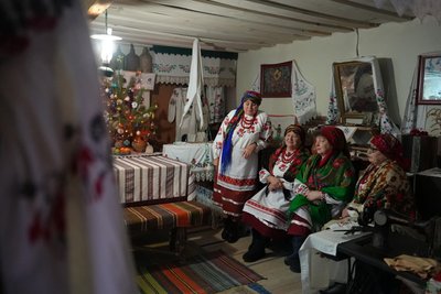 "Щоб до рідного порогу сходилися рідні": як за традицією готували стіл на Святвечір у одному з сіл Черкащини "Щоб до рідного порогу сходилися рідні": як за традицією готували стіл на Святвечір у одному з сіл Черкащини