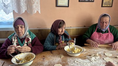 "Фронт без тилу нічого". Кулінарний батальйон села Жабокрич на Вінниччині четвертий рік готує для військових "Фронт без тилу нічого". Кулінарний батальйон села Жабокрич на Вінниччині четвертий рік готує для військових