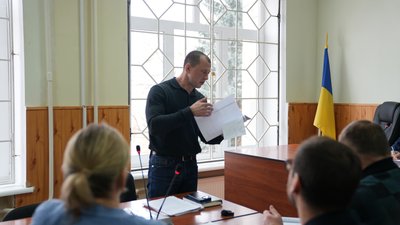 Збитки на понад чотири мільйони гривень: судять двох посадовців Збитки на понад чотири мільйони гривень: судять двох посадовців