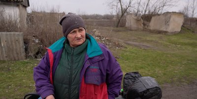 "Куди не їдь — то не дім". Як живуть у прифронтовому Дебальцевому на Дніпропетровщині за 25 км від "сірої зони" "Куди не їдь — то не дім". Як живуть у прифронтовому Дебальцевому на Дніпропетровщині за 25 км від "сірої зони"