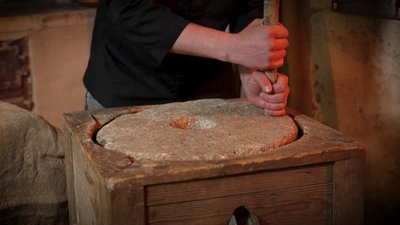 "Кулінарний спадок": як вояки УПА пекли хліб із жолудів на Рівненщині "Кулінарний спадок": як вояки УПА пекли хліб із жолудів на Рівненщині