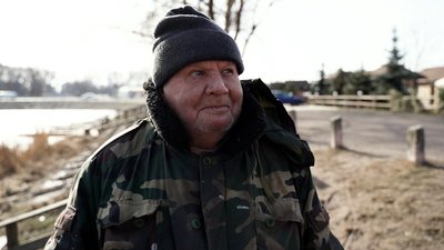 "Можна ще машиною їздити": що кажуть рибалки у Чернігові, які ловлять рибу на кризі у +12ºС "Можна ще машиною їздити": що кажуть рибалки у Чернігові, які ловлять рибу на кризі у +12ºС