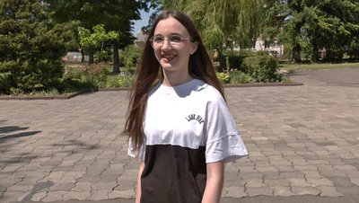"Бронювали хлопців ще з 9 класу": як волинські школярі готуються танцювати вальс на останньому дзвонику "Бронювали хлопців ще з 9 класу": як волинські школярі готуються танцювати вальс на останньому дзвонику