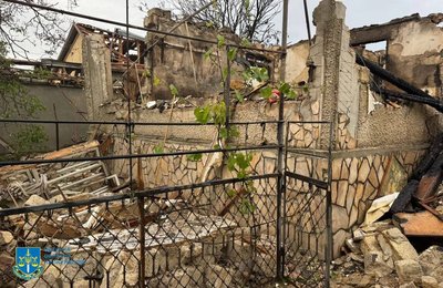 Руйнування й пошкодження будинків та пожежі: наслідки нічної атаки БпЛА на Одещину Руйнування й пошкодження будинків та пожежі: наслідки нічної атаки БпЛА на Одещину