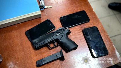 В Одесі зі стріляниною викрали 19-річну дівчину: затримали трьох чоловіків В Одесі зі стріляниною викрали 19-річну дівчину: затримали трьох чоловіків