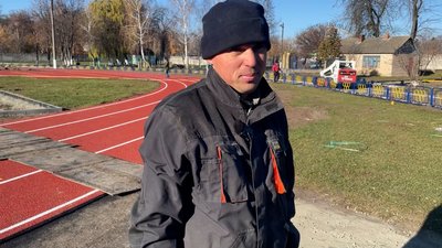 На стадіоні у Прилуках завершують облаштування бігових доріжок за 12 мільйонів гривень На стадіоні у Прилуках завершують облаштування бігових доріжок за 12 мільйонів гривень