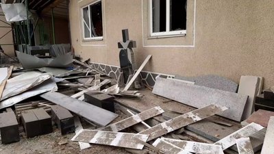 Руйнування у магазині ритуальних послуг Руйнування у магазині ритуальних послуг