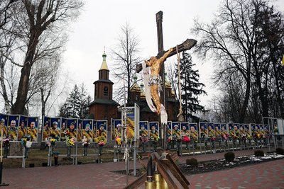 4 березня у Богодухові на Алеї Слави презентували статую Христа, створену з російських боєприпасів, які зібрали на території Дергачівської та Золочівської громад Харківщини 4 березня у Богодухові на Алеї Слави презентували статую Христа, створену з російських боєприпасів, які зібрали на території Дергачівської та Золочівської громад Харківщини