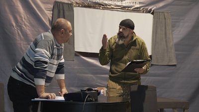 Театр як терапія. У Вінниці ветерани та родини захисників готуються до прем’єри Театр як терапія. У Вінниці ветерани та родини захисників готуються до прем’єри