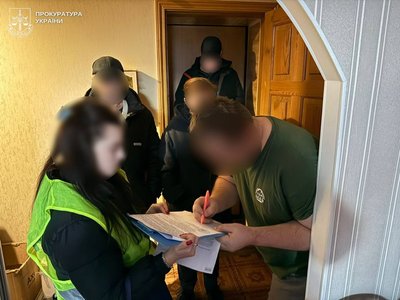 Жителя Лебедина підозрюють в торгівлі людьми, щоб виїхати за кордон Жителя Лебедина підозрюють в торгівлі людьми, щоб виїхати за кордон