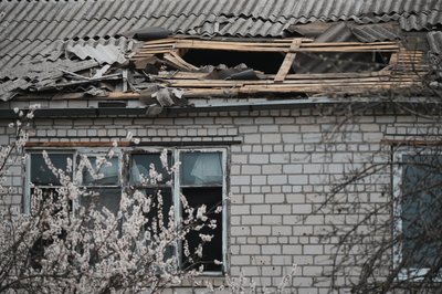 Будинок, який був пошкоджений внаслідок російського удару у Київському районі Харкова Будинок, який був пошкоджений внаслідок російського удару у Київському районі Харкова