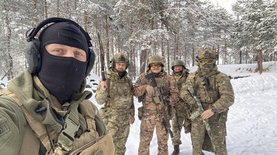 "В шафі ще його речі. Я не прала, бо їм пахне": спогади про загиблого прикордонника з Луцька Олега Сироватка