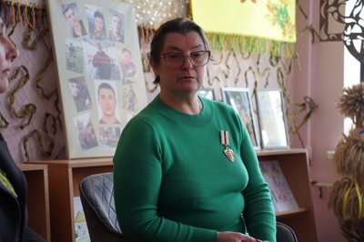 У Сумах мати загиблого захисника презентувала книгу про сина У Сумах мати загиблого захисника презентувала книгу про сина