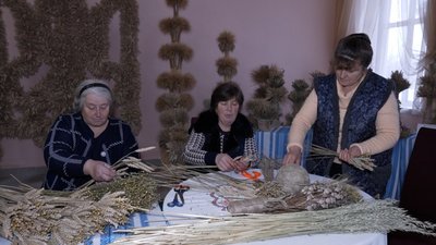 Село дідухів. На Вінниччині громада понад 30 років береже традицію різдвяних оберегів