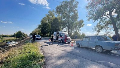 На Хмельниччині в ДТП загинула дитина та ще троє людей отримали травми На Хмельниччині в ДТП загинула дитина та ще троє людей отримали травми