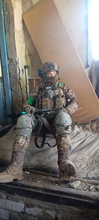 "Страх – це мотивація, щоб не було страшно завтра" – військовий Дмитро на позивний "Паганель" "Страх – це мотивація, щоб не було страшно завтра" – військовий Дмитро на позивний "Паганель"