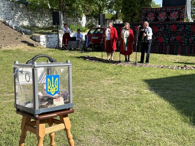 "Відродження одвічної Русави": на Вінниччині на святі фольклору збирали гроші "Відродження одвічної Русави": на Вінниччині на святі фольклору збирали гроші