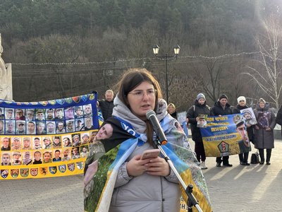 Акція на підтримку військовополонених і зниклих безвісти, акція у Кременці, Оксана Супрунюк, Тернопільщина, 9 грудня 2025 року Акція на підтримку військовополонених і зниклих безвісти, акція у Кременці, Оксана Супрунюк, Тернопільщина, 9 грудня 2025 року
