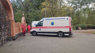 УПЦ проти ПЦУ: біля черкаського храму виникла бійка УПЦ проти ПЦУ: біля черкаського храму виникла бійка