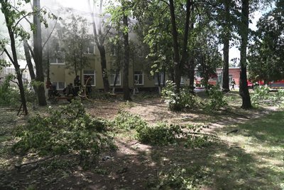 "Ми вивозили хвору з операційної і саме стався вибух": які наслідки влучання в лікарню у Сумах "Ми вивозили хвору з операційної і саме стався вибух": які наслідки влучання в лікарню у Сумах