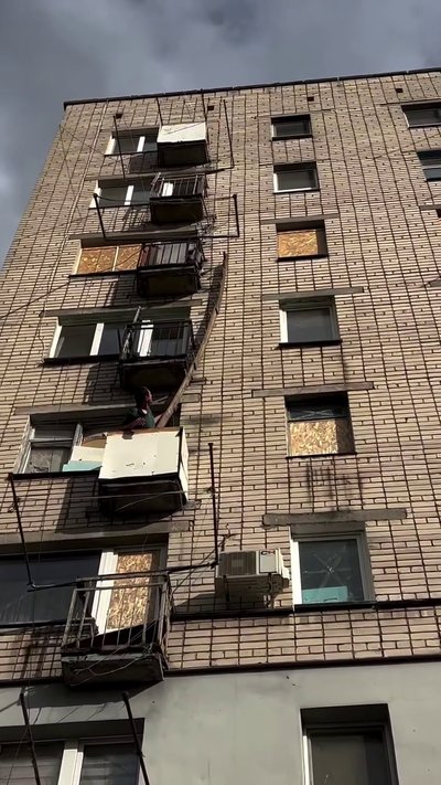 У Херсоні врятували кота, який вісім днів провів на балконі під обстрілами У Херсоні врятували кота, який вісім днів провів на балконі під обстрілами