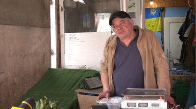 Ціни на ранні овочі, тернопільський ринок, продавці, продавчиня, Тернопіль, економіка, ціни, квітень 2025