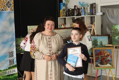В Охтирці презентували книгу про мистців з Великописарівської громади. Репортаж В Охтирці презентували книгу про мистців з Великописарівської громади. Репортаж