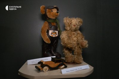 До 120 ювілею Тедді: в музеї Одеси представили виставку іграшкових ведмедів До 120 ювілею Тедді: в музеї Одеси представили виставку іграшкових ведмедів