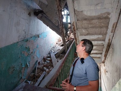 Мешканці зруйнованого "шахедом" будинку у Сумах рік чекають на розв'язання питання з житлом Мешканці зруйнованого "шахедом" будинку у Сумах рік чекають на розв'язання питання з житлом
