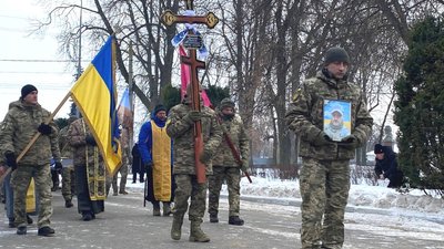 На Чернігівщині попрощалися з військовими Вадимом Арендарем та Віталієм Дудком На Чернігівщині попрощалися з військовими Вадимом Арендарем та Віталієм Дудком