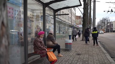 Нічні російські атаки, волонтерський рух, кафе: як живуть у Сумах Нічні російські атаки, волонтерський рух, кафе: як живуть у Сумах