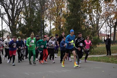 Учасники забігу в пам'ять про волонтерів Учасники забігу в пам'ять про волонтерів