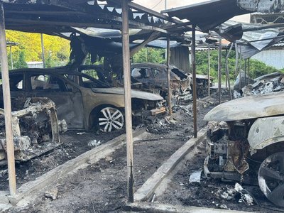 Пошкоджені багатоповерхівка, промислові підприємства та автівки, є жертви: що відбувається на місцях атак РФ у Дніпрі Пошкоджені багатоповерхівка, промислові підприємства та автівки, є жертви: що відбувається на місцях атак РФ у Дніпрі