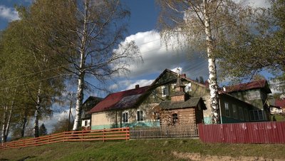 Гімназія у селі Самакова на Буковині Гімназія у селі Самакова на Буковині