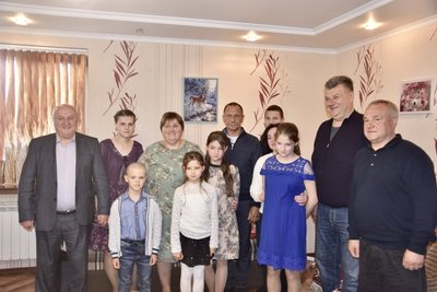 Шестеро дітей знайшли родину: у Коростені відкрили новий дитячий будинок сімейного типу Шестеро дітей знайшли родину: у Коростені відкрили новий дитячий будинок сімейного типу
