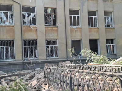 РФ атакувала Білгород-Дністровський балістикою: загинули двоє людей, 12 поранені РФ атакувала Білгород-Дністровський балістикою: загинули двоє людей, 12 поранені