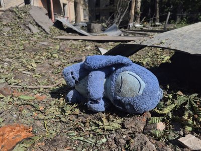 Керованою авіабомбою російська армія нанесла удар по середмістю Сум: що кажуть очевидці Керованою авіабомбою російська армія нанесла удар по середмістю Сум: що кажуть очевидці