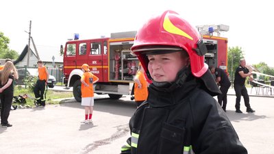 Шість команд і шість випробувань: як школярі опановували професію рятувальника на Рівненщині Шість команд і шість випробувань: як школярі опановували професію рятувальника на Рівненщині
